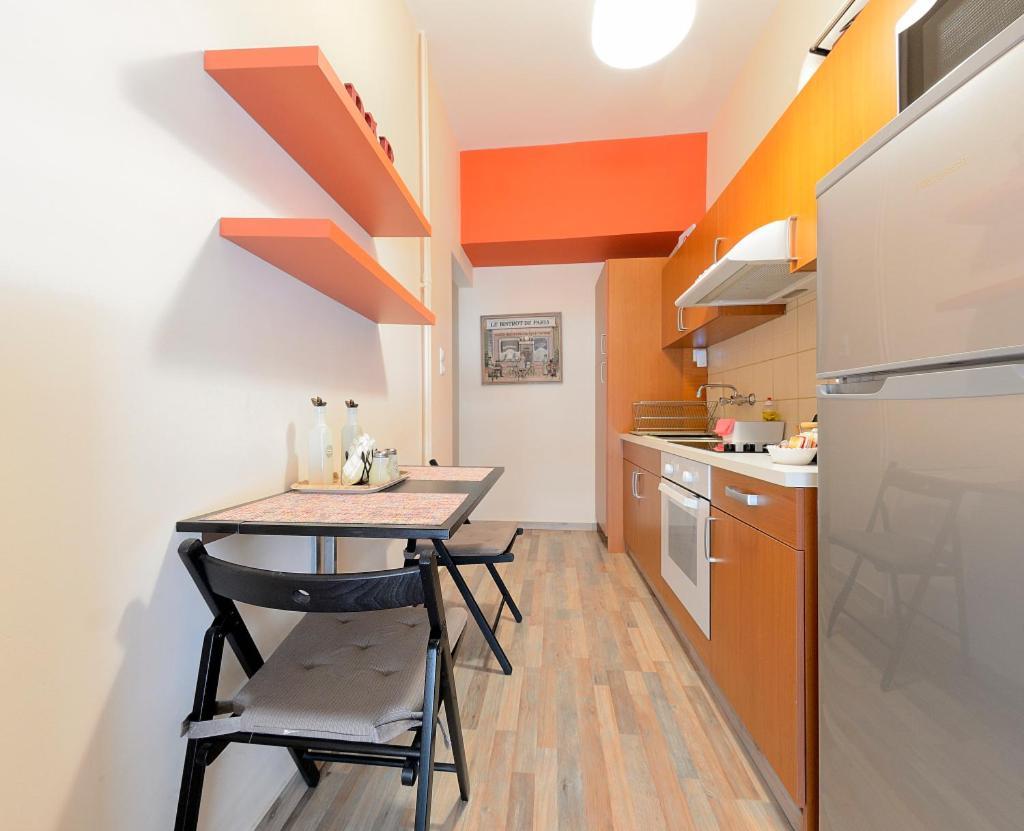 Cozycentre Apartment Атина Екстериор снимка